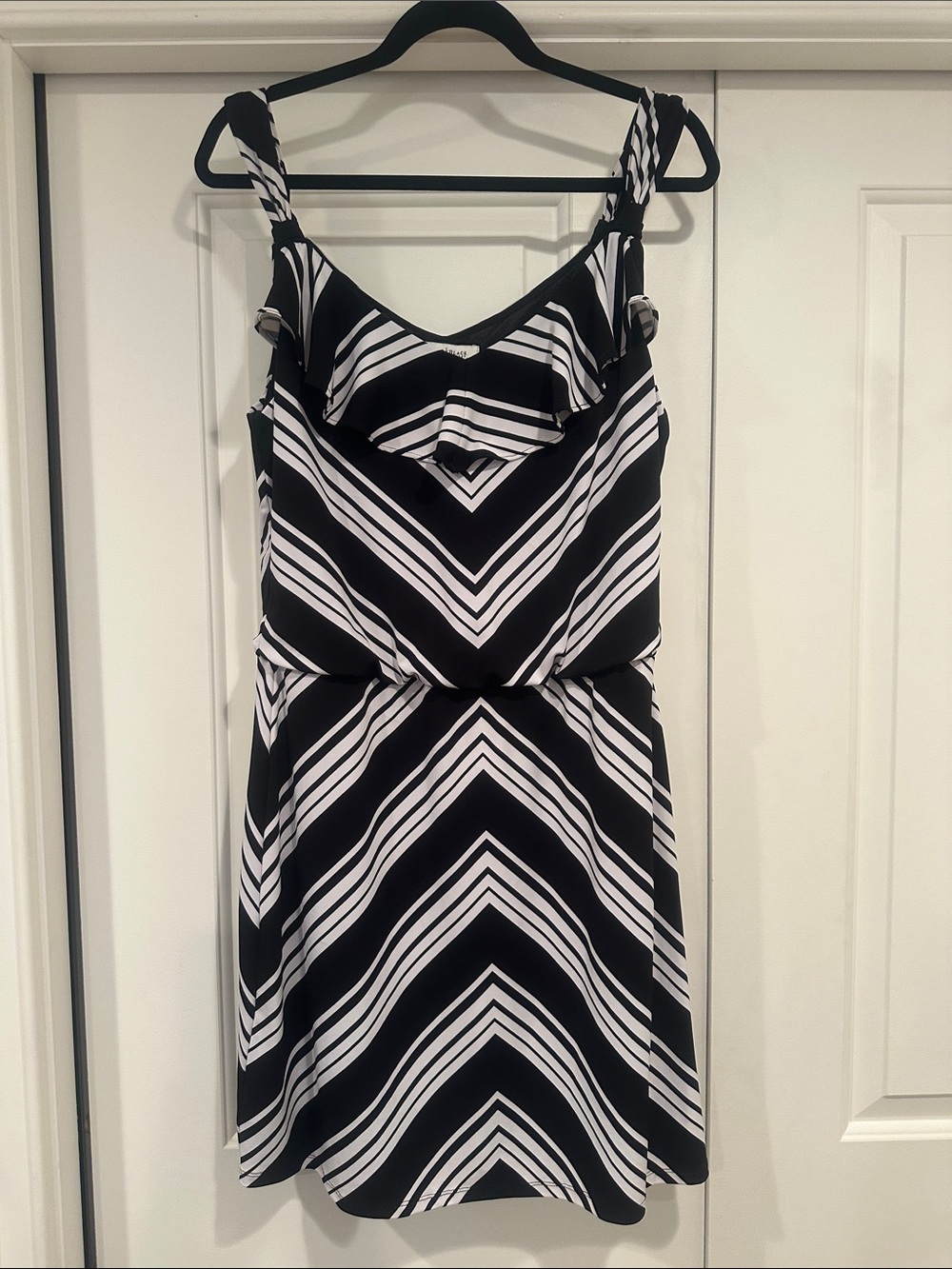 White House Black Market Black & White Chevron Midi Sundress